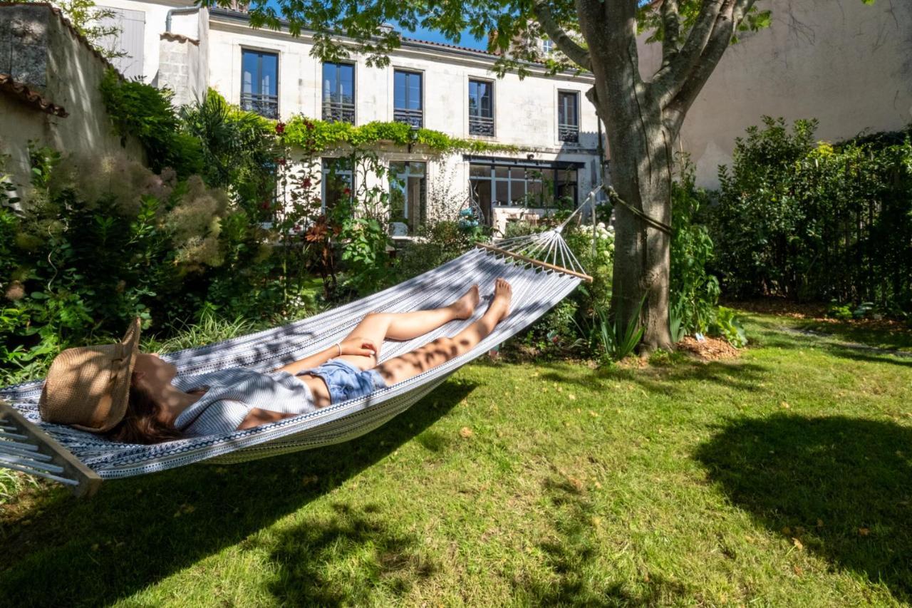 Escale Rochelaise, Gite Urbain Avec Spa Bain Nordique Et Sauna Tonneau La Rochelle  Eksteriør billede